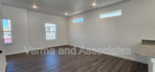 Building Photo - 871 Boardwalk Ave