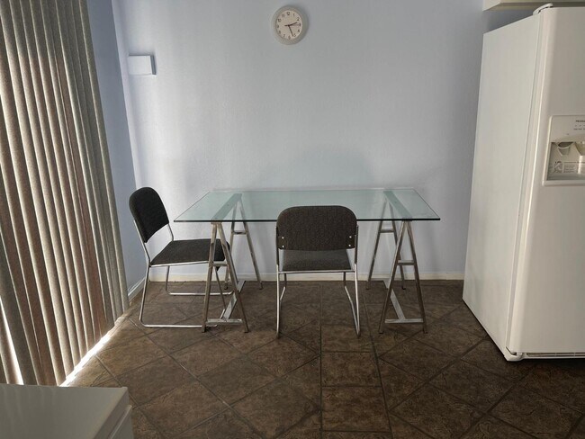 Foto del edificio - 4975 E Butler Ave