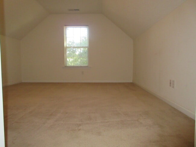 Foto del edificio - 1350 Monterey Dr