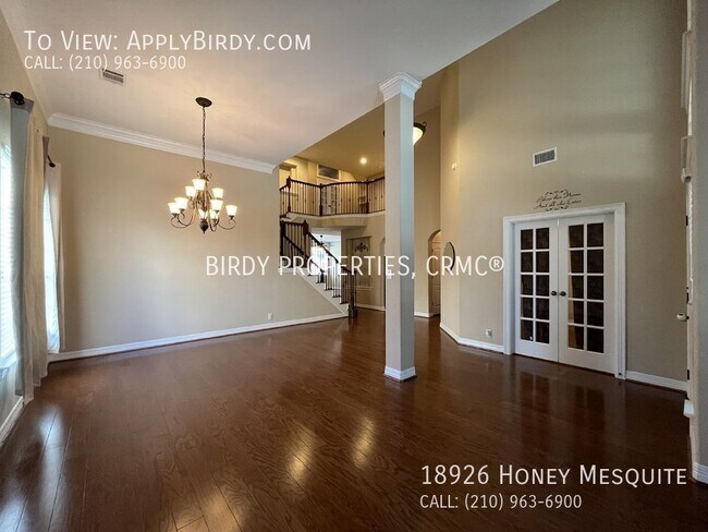 Building Photo - **2 Story, 5 Bed, 4 Bath Home Located Near...