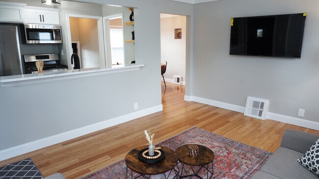 Building Photo - 3303 Normandy Rd