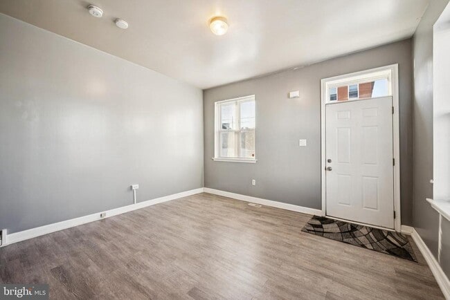 Building Photo - 138 N King St