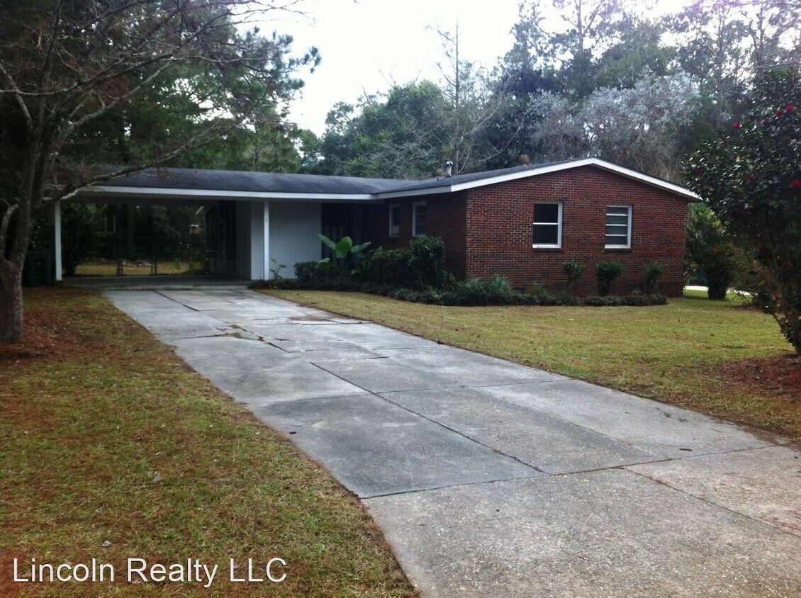 Primary Photo - 3 br, 2 bath House - 9 Loganberry Circle*