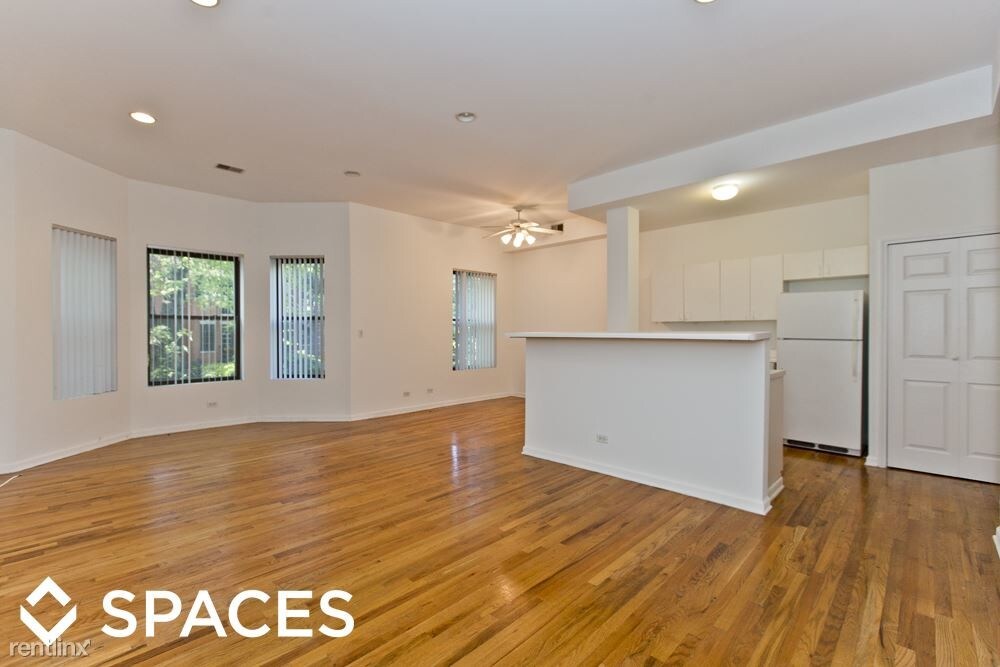 Primary Photo - 723 W Briar Pl