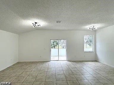 Foto del edificio - 5804 Mariposa Cove Ln