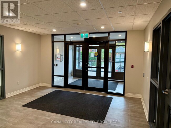 Photo du bâtiment - 10 Albert St E