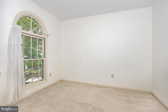 Building Photo - 224 Crescent Dr