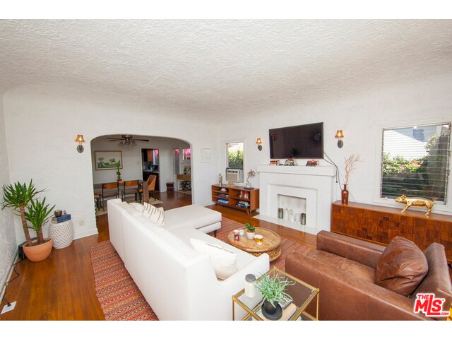 Foto del edificio - 831 N Genesee Ave