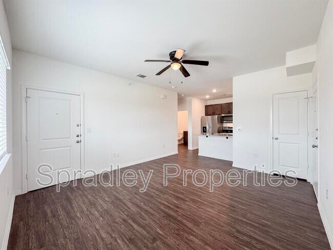 Building Photo - 1124 W Ave O