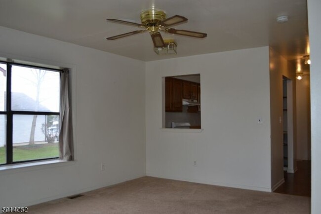 Foto del edificio - 233 Spruce Ct