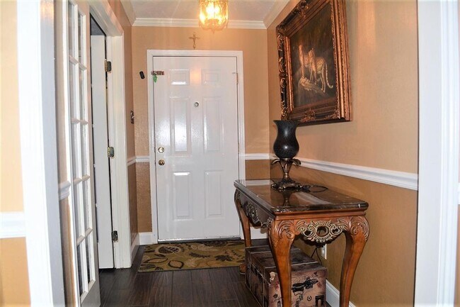 Foto del edificio - 12542 Wrenthorpe Dr