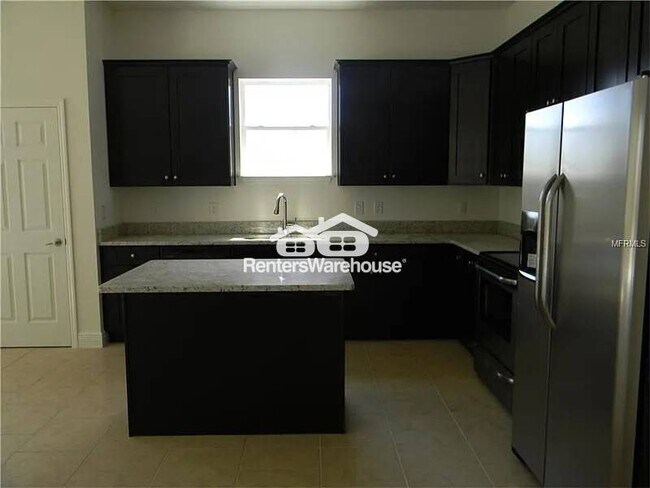 Building Photo - 701 Armadillo Dr