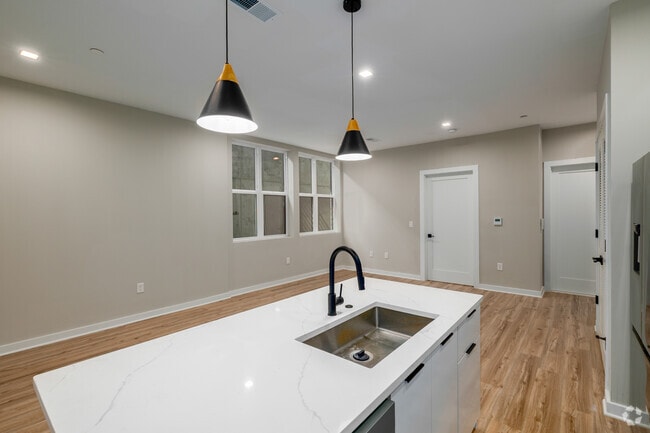2BR, 2BA - 990SF - Kitchen / Dining Room - 1358 Florida Ave NE