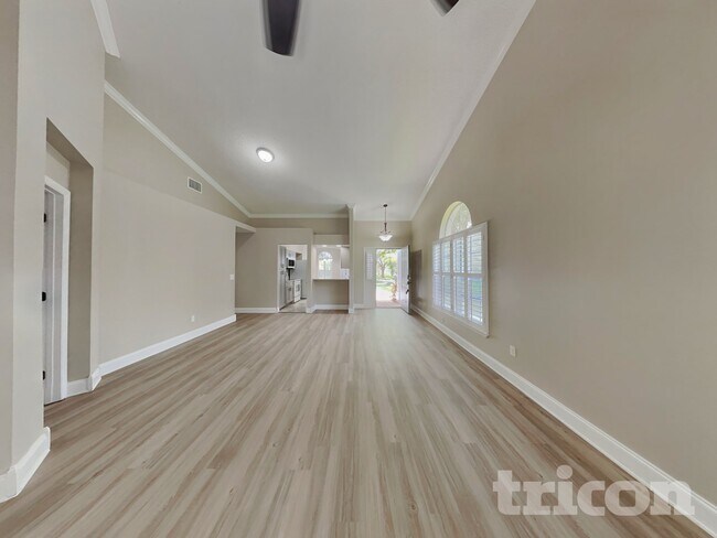 Building Photo - 10630 Satinwood Cir