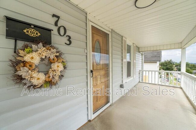 Foto del edificio - 703 W 2nd Ave