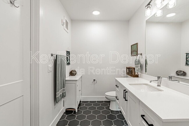 Building Photo - 2876 W 53rd Ave