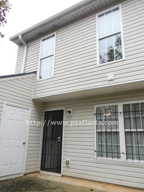 Building Photo - 2453 Piering Dr