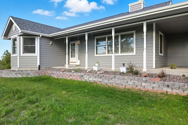 Building Photo - Peaceful Country 4 Bed, 3 Bath Home in Eli...