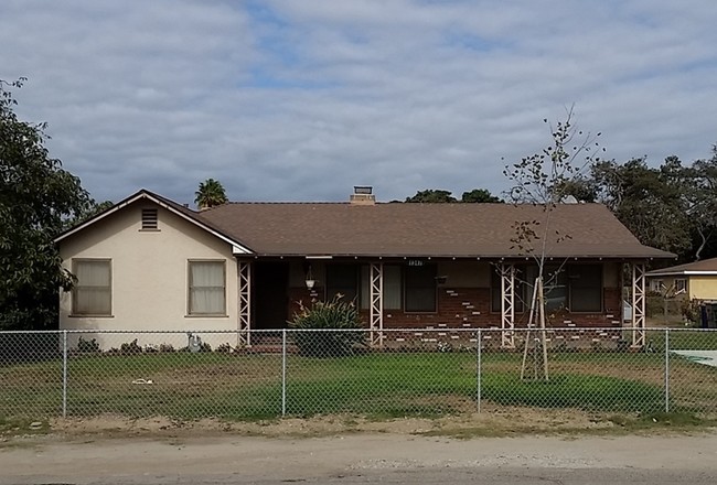 Building Photo - 1347 E Stroube St