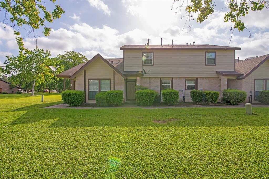 1979 Countryside Village Blvd, Humble, TX 77338 Townhome Rentals in