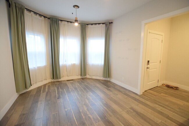 Foto del edificio - Stylish Oakland Retreat – 3BR, 2BA + Huge ...