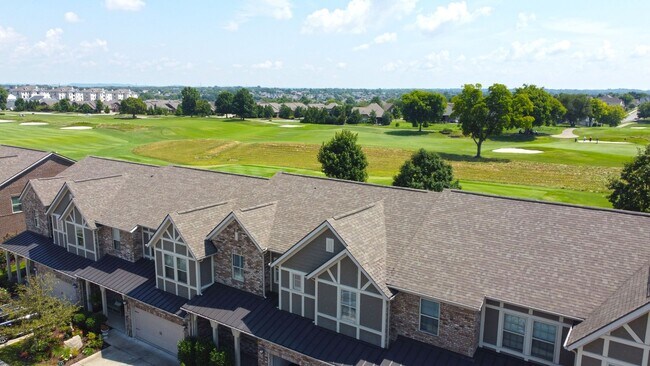 Foto del edificio - Stunning Townhome in Foxland Harbor – Golf & Lake Community