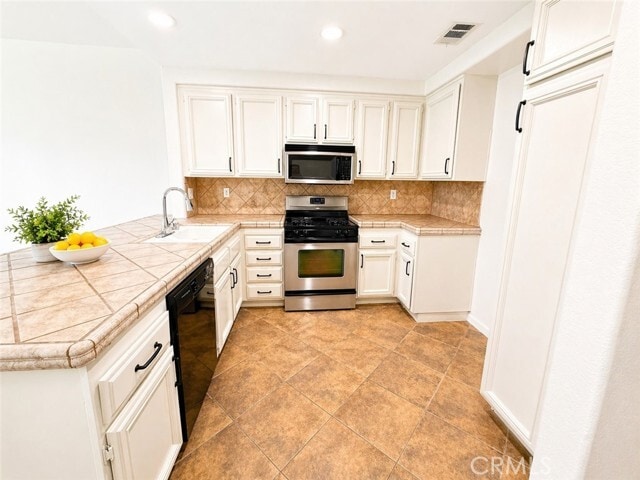 Building Photo - 1048 Explanada St