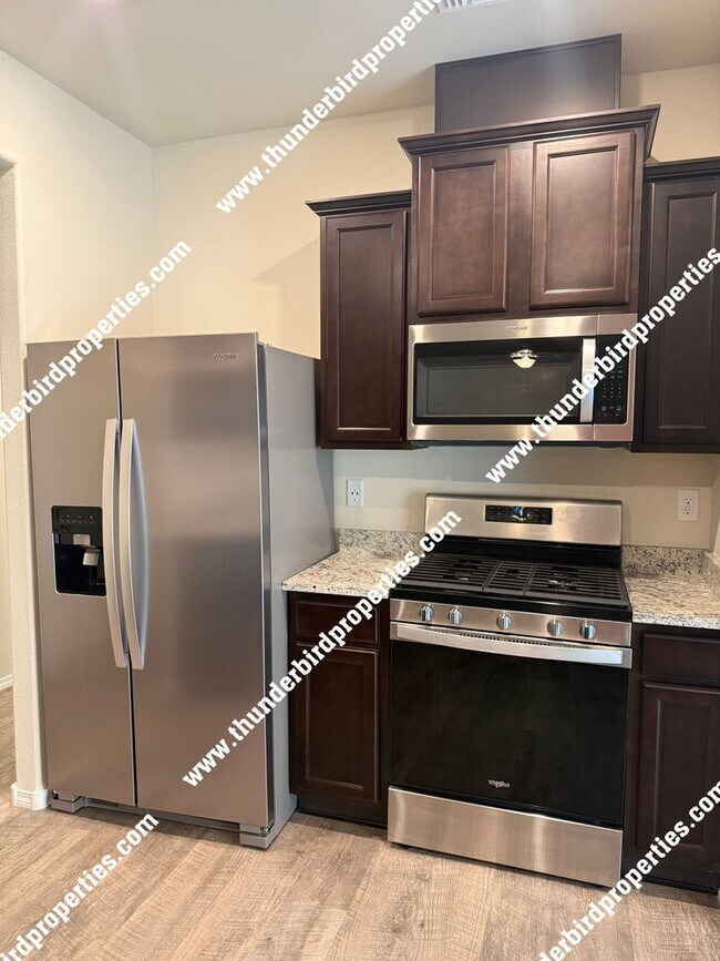 Foto del edificio - Beautiful 4 bedroom home near KAFB