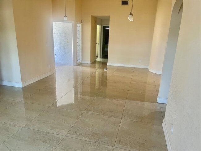 Foto del edificio - 2036 NW 183rd Cir