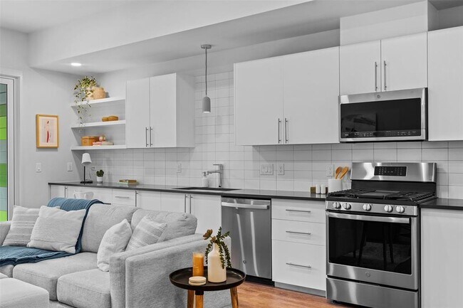 Foto del edificio - 4004 Banister Ln