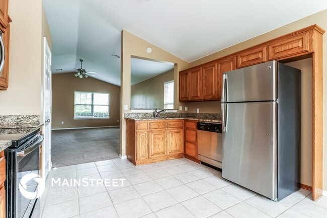 Building Photo - 2708 Edgemere Dr