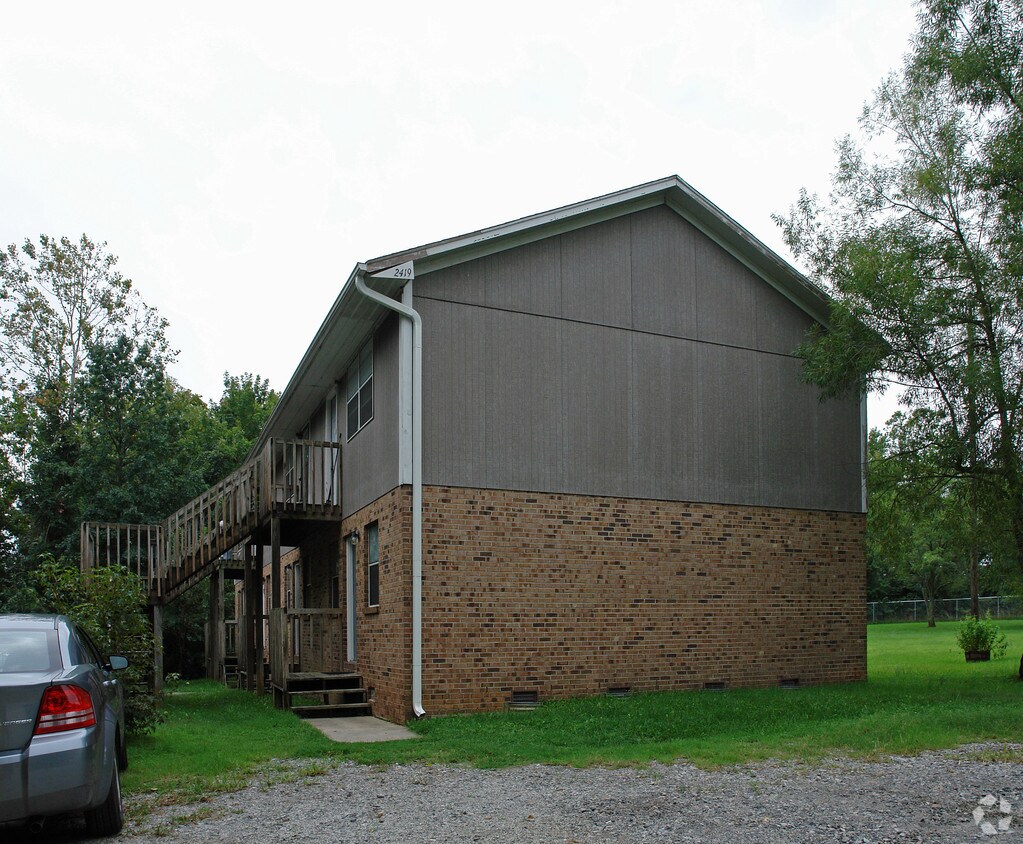 Building Photo - 2419 Francis St