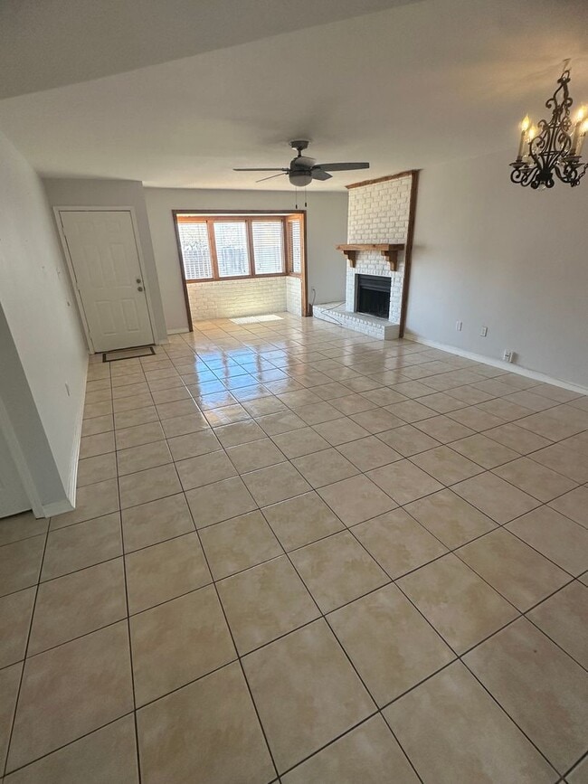 Foto del edificio - Available Now!