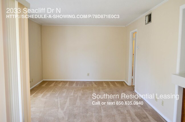 Foto del edificio - 2033 Seacliff Dr N