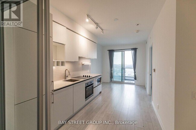 Photo du bâtiment - 950 Portage Pkwy