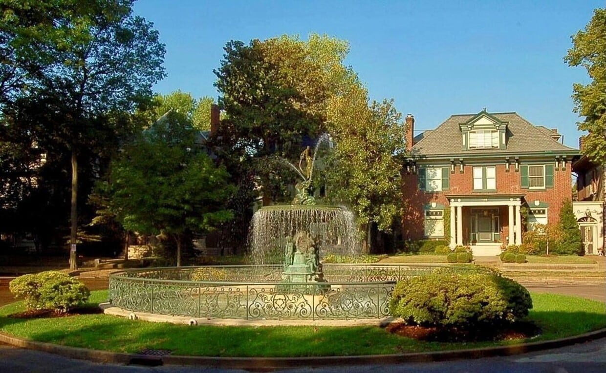 Primary Photo - 1432 St James Ct