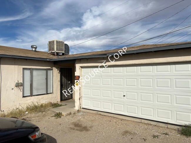 Foto del edificio - 2 Bedroom Duplex For Rent in Barstow