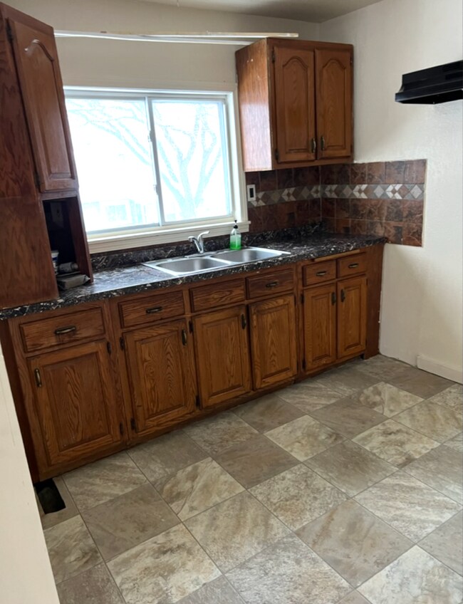 Building Photo - Nice 3-Bedroom Single Family Home Available August 1st!