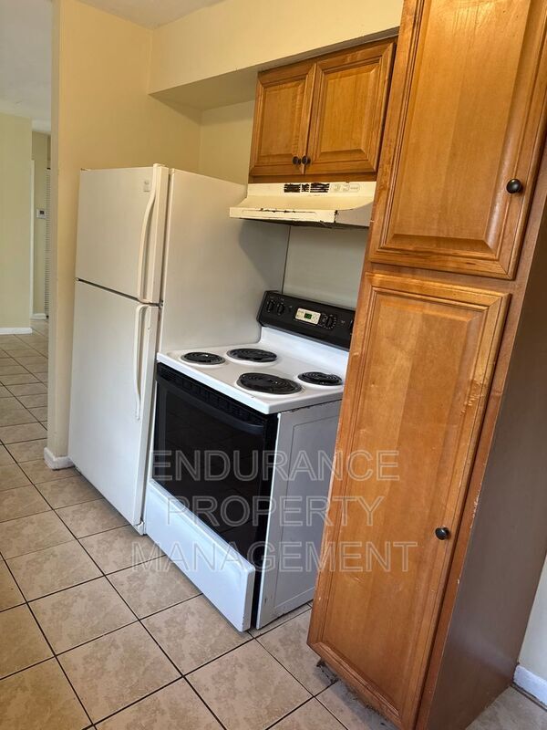 Building Photo - 1130 W 23rd St