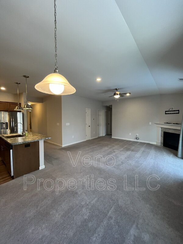Building Photo - 303 Grayson Pl