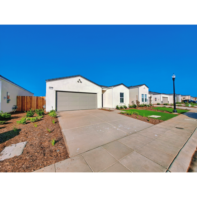 Foto del edificio - RENT REDUCED TO $2395 & MOVE IN SPECIAL: $1000 OFF THE 1ST MONTH'S RENT! Spacious 3BR/2BA Home wi...
