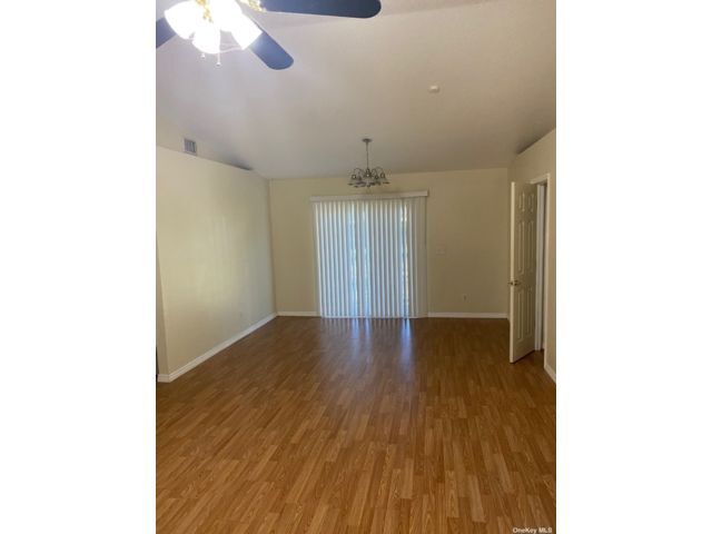 Building Photo - 322 E Chester St