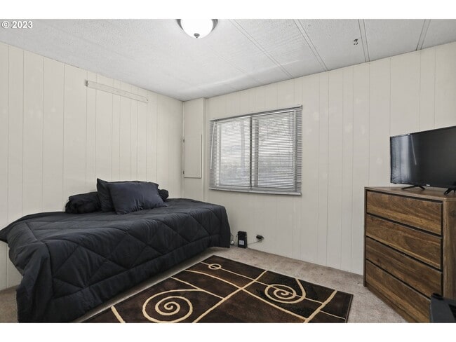 Building Photo - 57714 Juniper Way