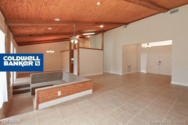 Building Photo - 7140 NW 45th Ct