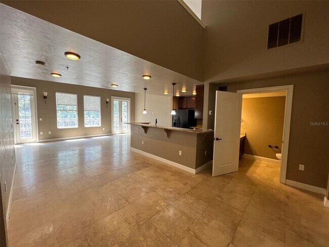 Foto del edificio - 325 NW 14th St