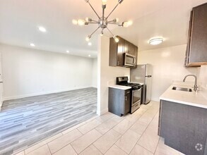 Building Photo - 1508 S Orange Dr