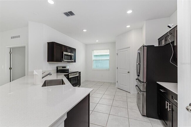 Foto del edificio - 1121 Deepwater Cir
