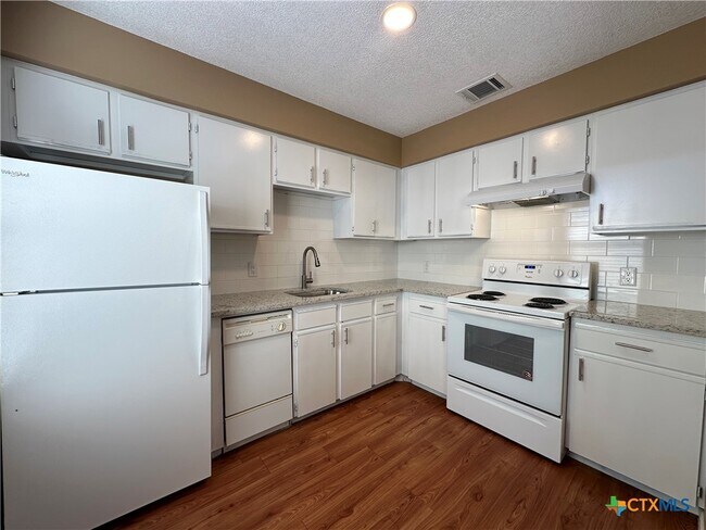 Foto del edificio - 1409 N Bishop St