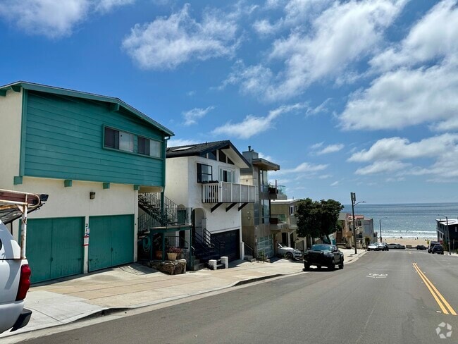 Building Photo - 212 Marine Ave