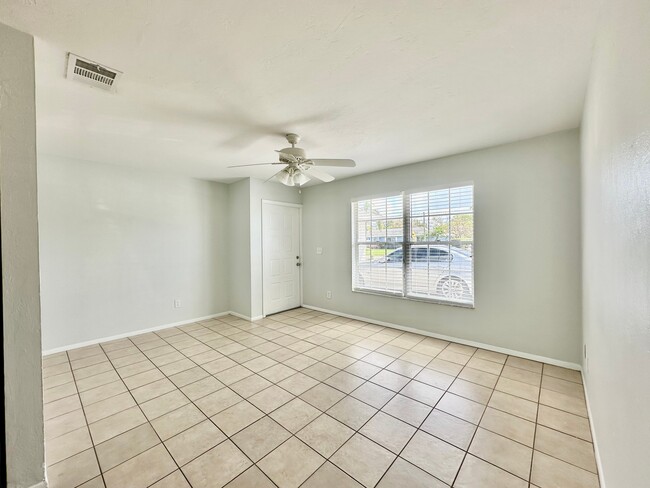 Building Photo - 7433 Pebble Beach Rd